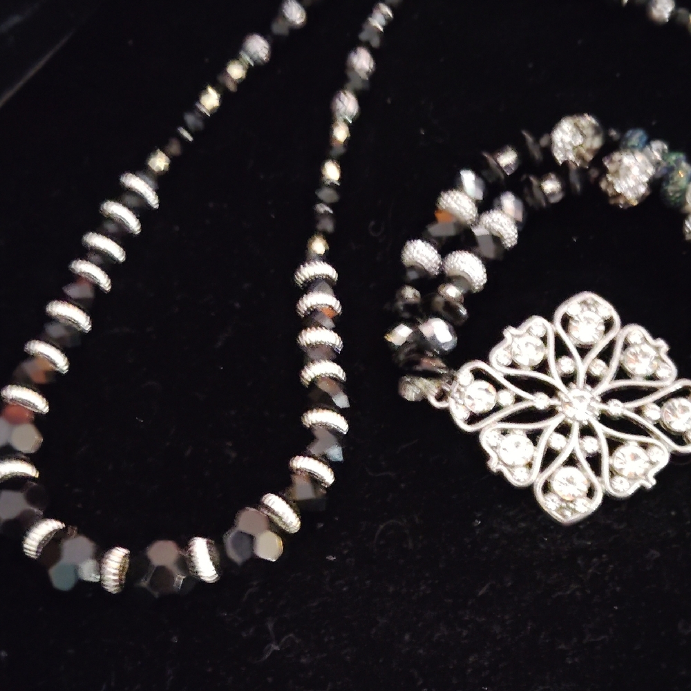 Elegant Black and Silver Necklace and Bracelet Set